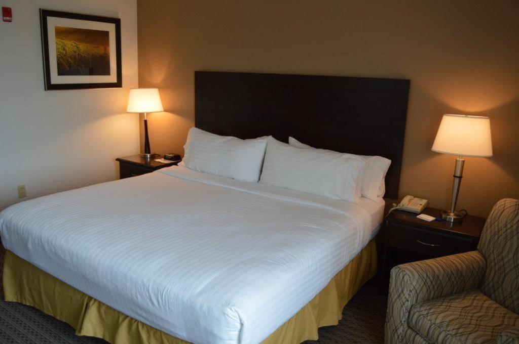 Holiday Inn Express & Suites Winner By Ihg Luaran gambar